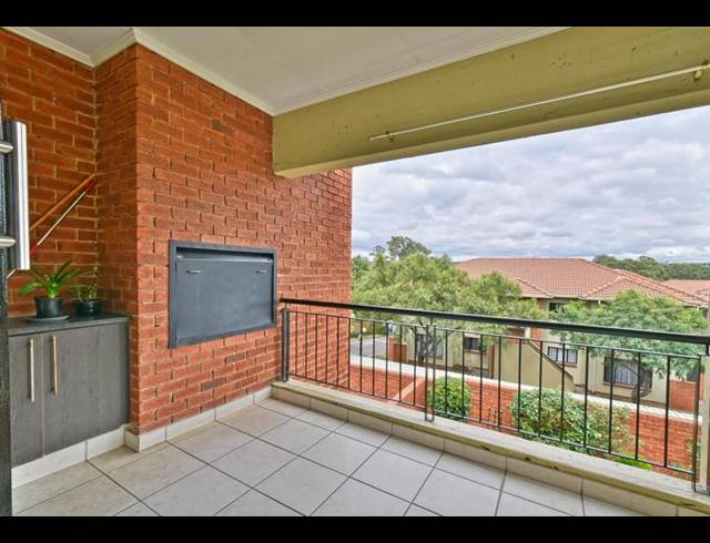 2 BEDROOM APARTMENT FOR SALE IN DOUGLASDALE